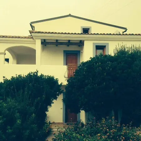 The House - Lu Bagnu Apartment *